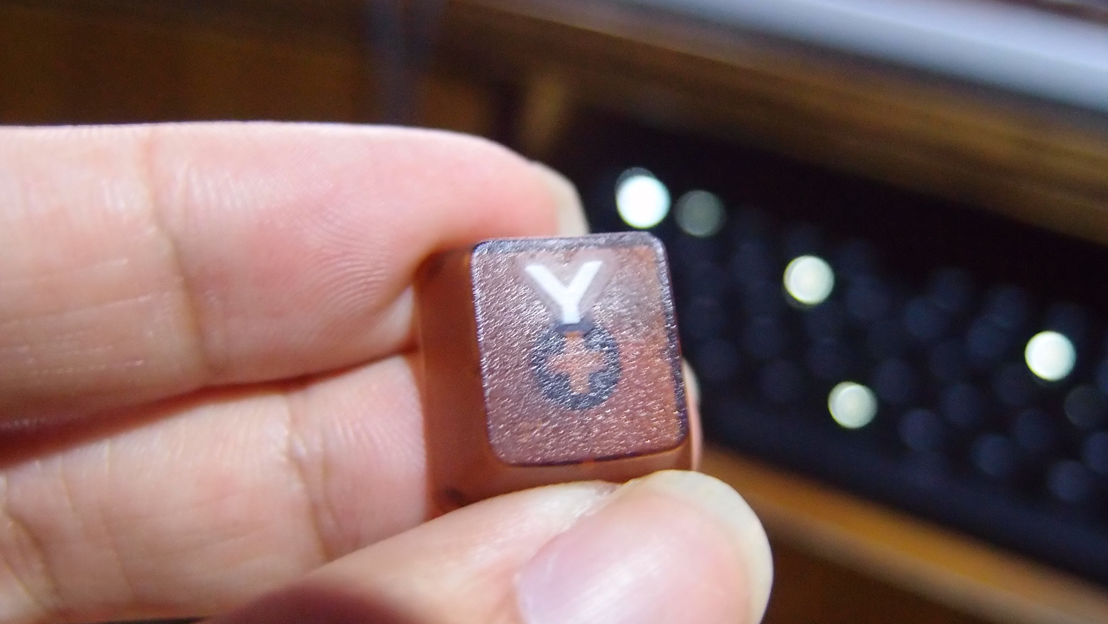 电脑键盘太脏教您一招清洁键盘,机械键盘清洗方法小妙招图解