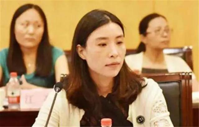 20岁时白手起家，25岁去了天堂，妻子嫁给了司机，公司归了大舅哥