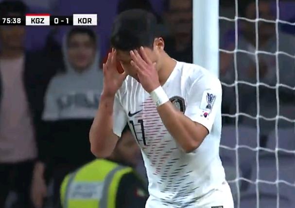 亚洲杯上半场0比2落后韩国,韩国球迷吐槽亚洲杯韩国出局