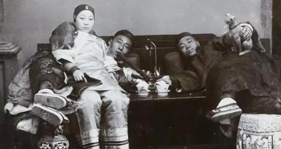 清亡后14万皇族去了哪,清朝灭亡后皇族人都去哪了