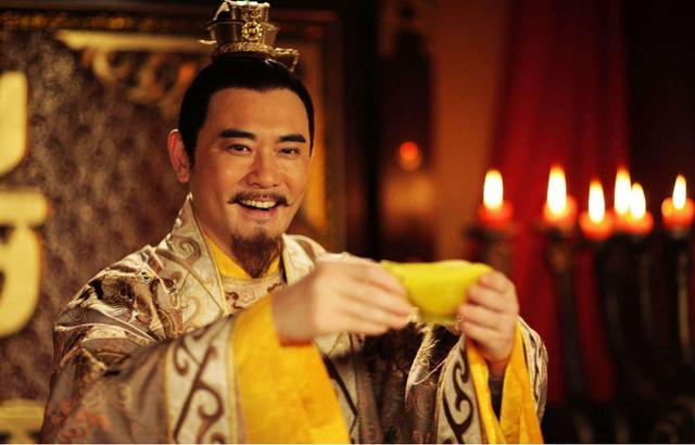 清朝三吨重龙床现世专家要求上交,清朝3吨龙床现状