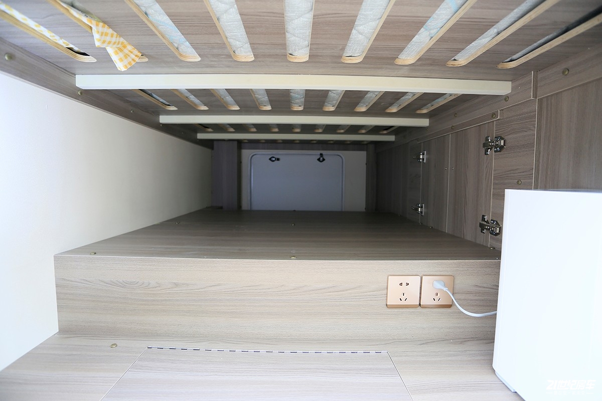 新飞轻卡h300房车价格是多少,新飞轻卡房车h300驾驶感受