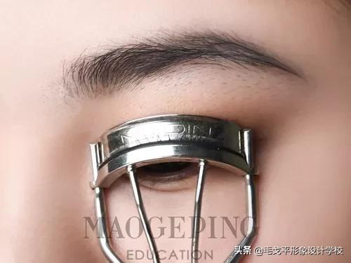 快速学会睫毛夹翘的技法视频教程,手把手教粘睫毛视频