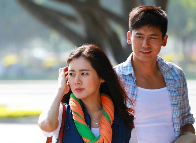 “苦命玉女”的娱圈救赎记，和她背后的软饭男