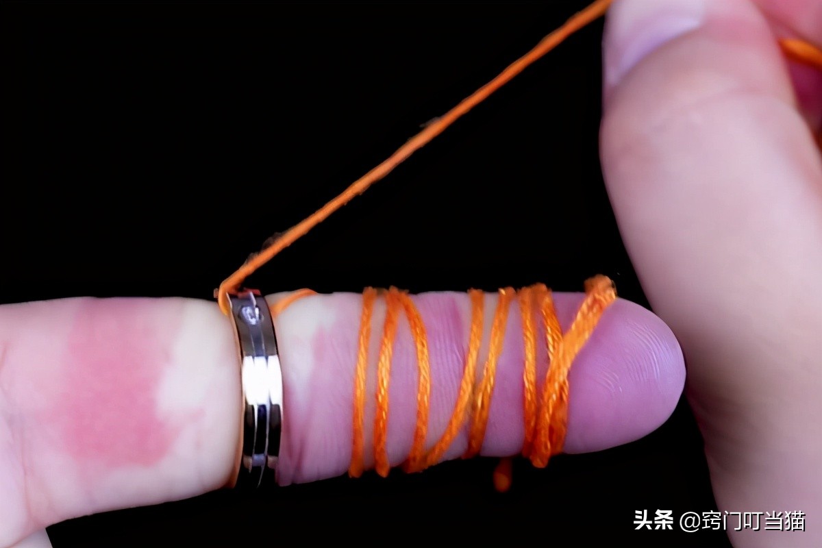 戒指戴太紧取不出来怎么办,戒指戴久了摘不下来用薄膜的方法