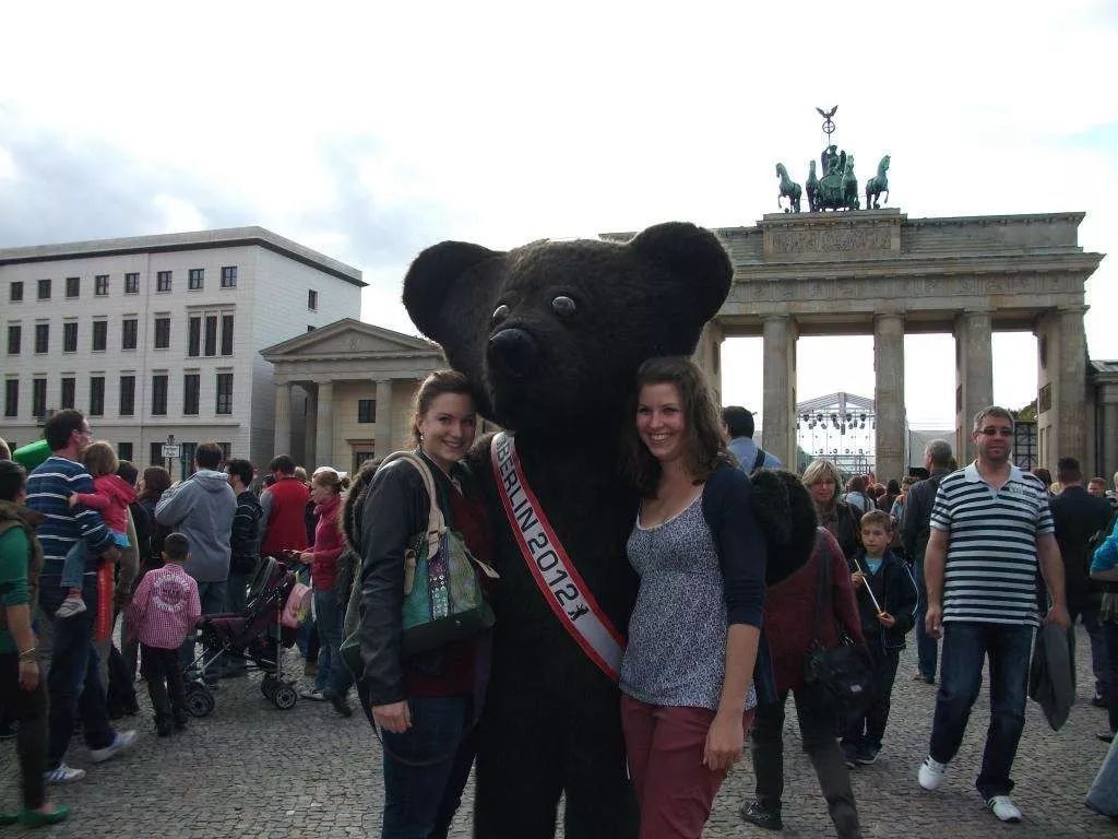 世界各国的国庆节的时间及原因,各国国庆节的节日风俗