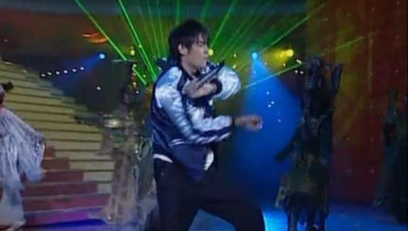 林书豪成名战原声,林书豪首钢进球音乐