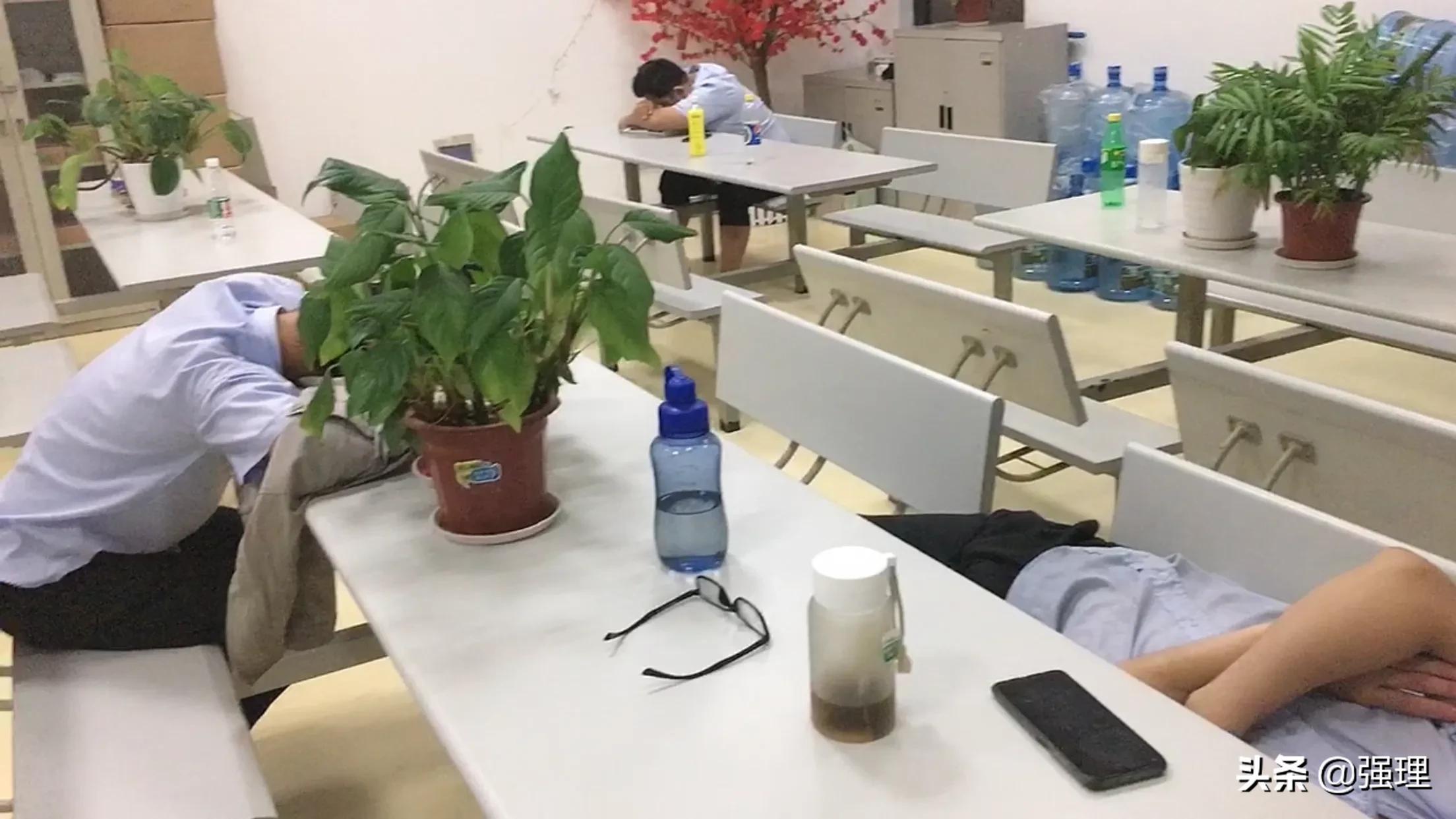 有没有上夜班的朋友,上夜班真的好难好难熬