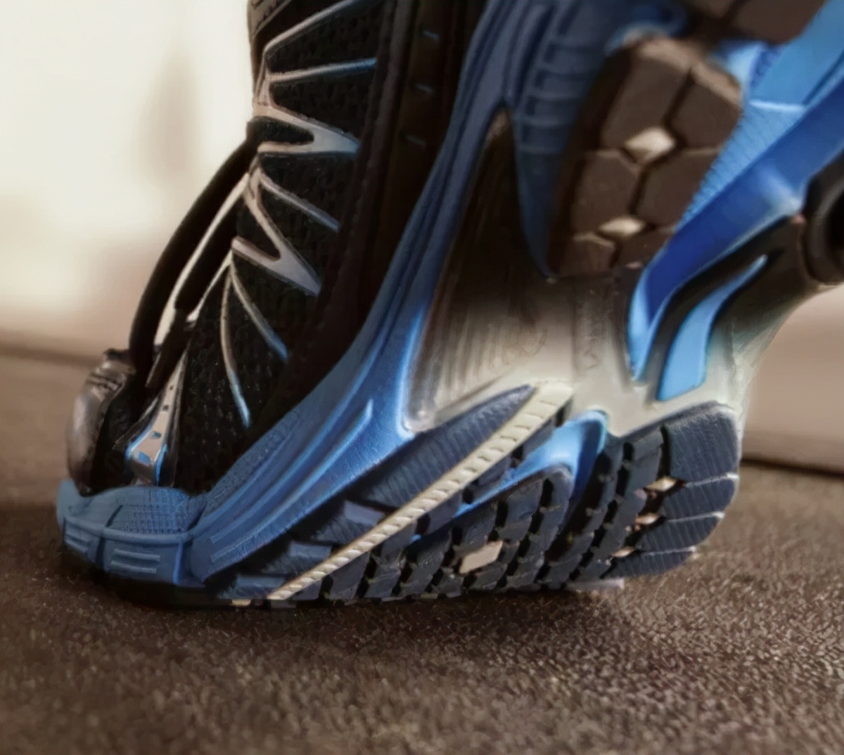 买鞋子尺码小了咋办,买鞋子尺码大小的讲究