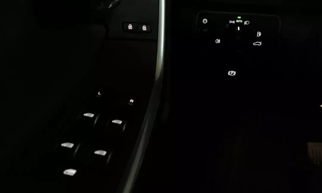 开了1年的沃尔沃s60,开了三年的沃尔沃s60还值多少钱呢