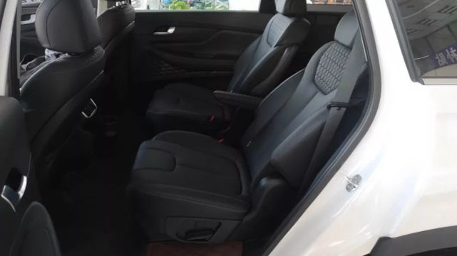 北京现代第四代胜达详细介绍,正面竞争和错位竞争