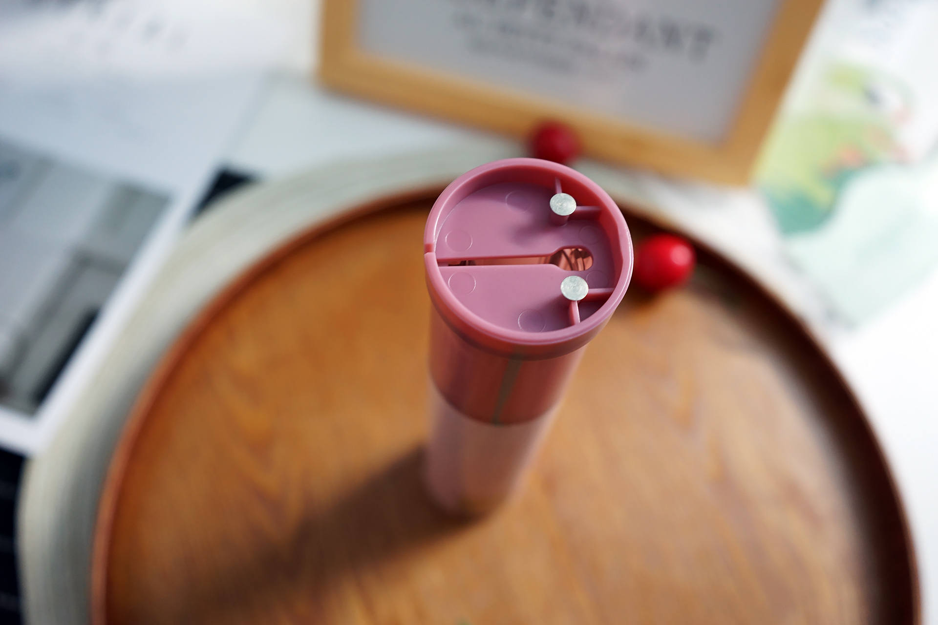 红酒自动开瓶器演示,开红酒神器开瓶器