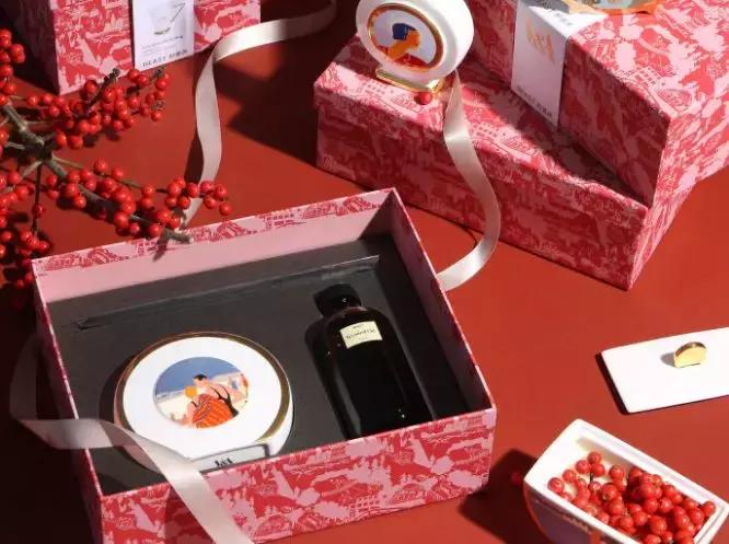 女性消费新趋势：“悦己”意识觉醒，品牌如何抓住“她”？