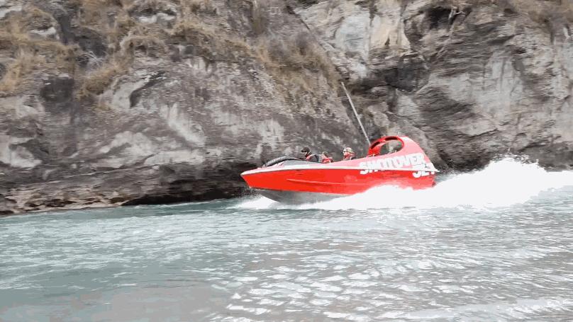 吴亦凡恋情曝光，百万修图师也不及他来的“稳”