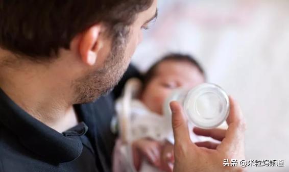 什么时候戒睡前奶,什么时候戒夜奶