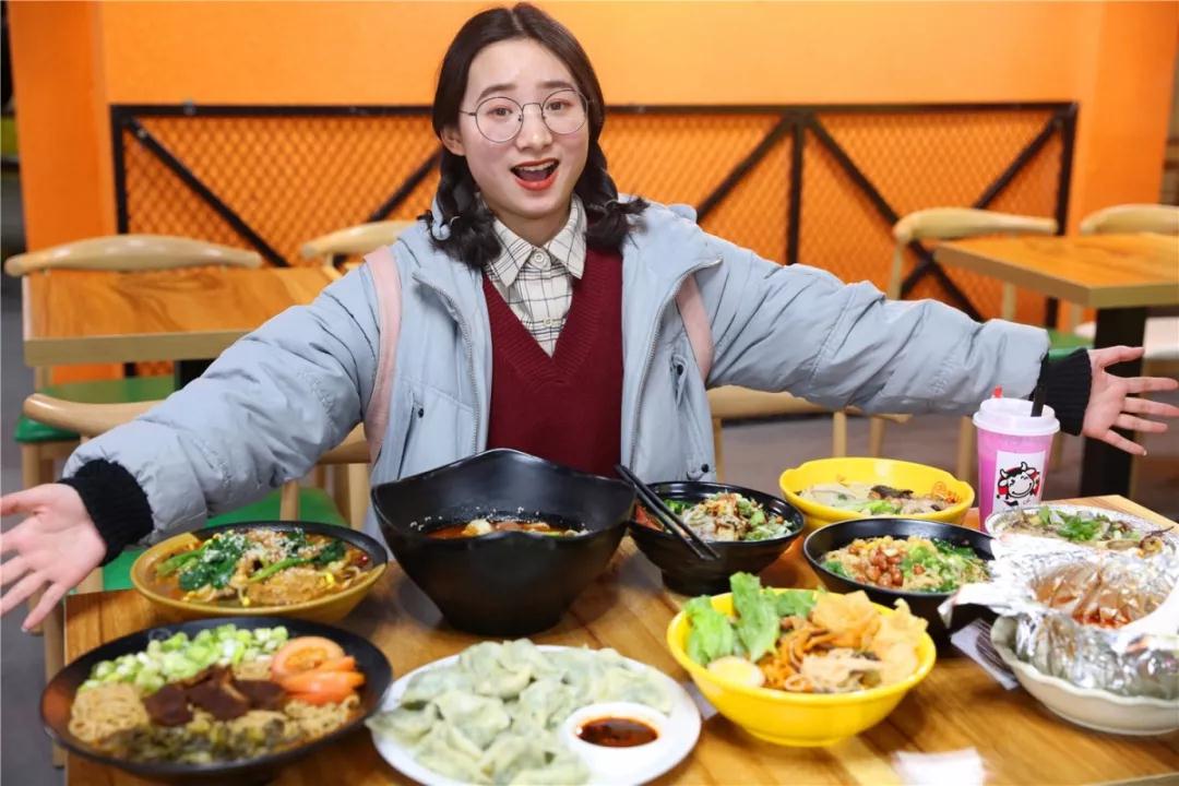 平顶山步行街新的小吃街,曝光街边小吃