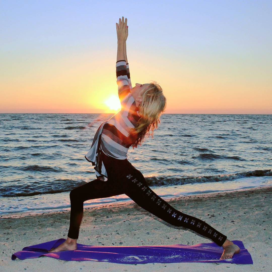 简单腿部拉伸动作跟练,10分钟腿部拉伸美化腿部线条