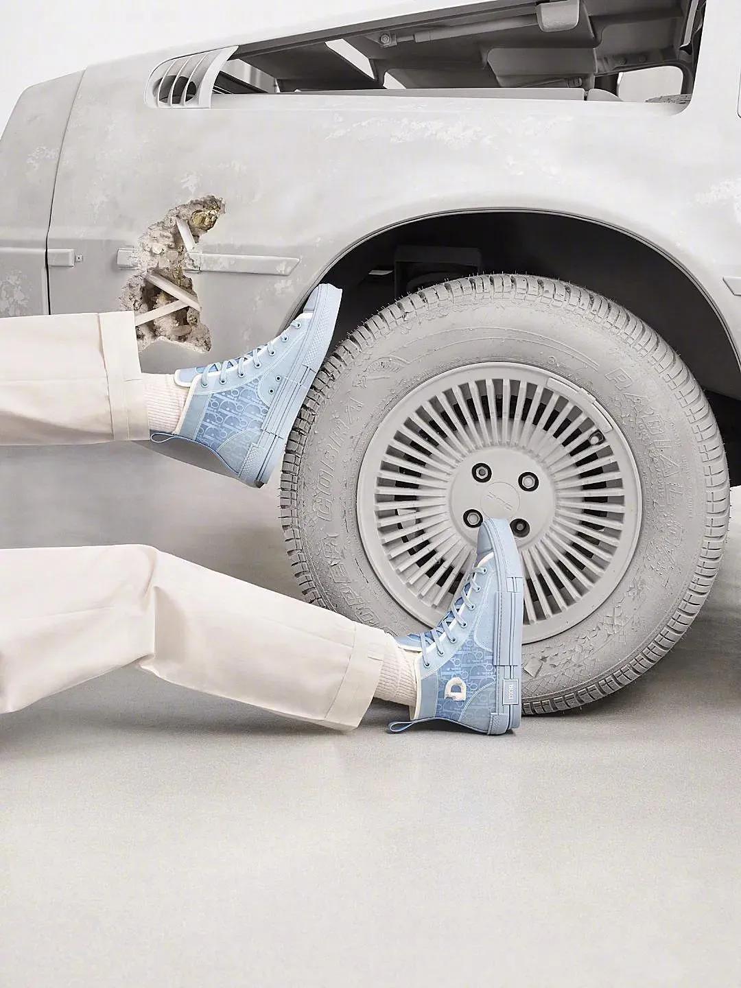 今年流行帆布鞋底子,今年特别流行的一款帆布鞋