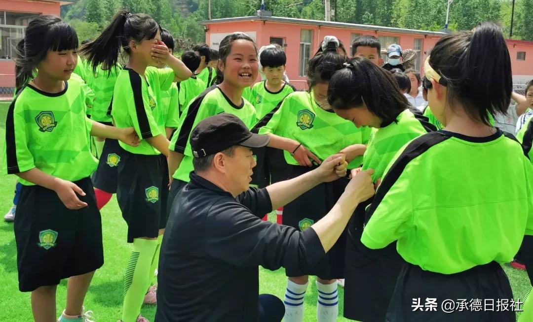 鍏崇埍鐣欏畧鍎跨鐖卞績璧拌繘鏍″洯,鐖卞績浜哄＋娣卞叆鏍″洯鍏崇埍鐣欏畧鍎跨