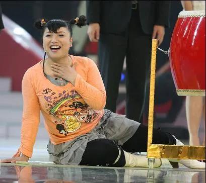 贾玲为什么胖40斤,41岁的贾玲宣布成功减重100斤