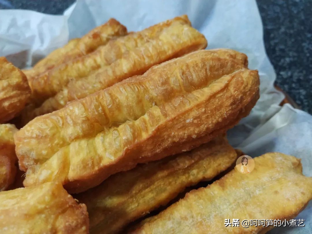新油条怎么做酥脆松软完整教程,油条怎么做酥脆松软高筋面粉