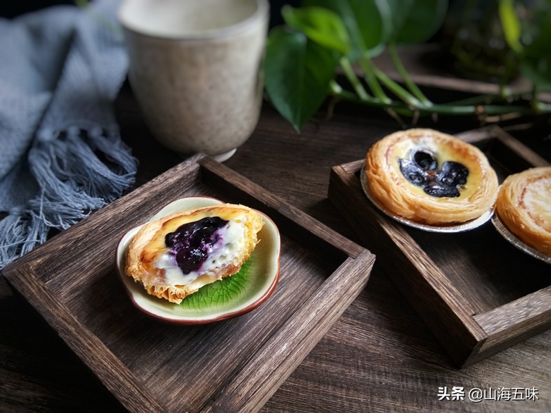 蛋挞里面加蔓越莓,超好吃的葡式蛋挞底部酥脆