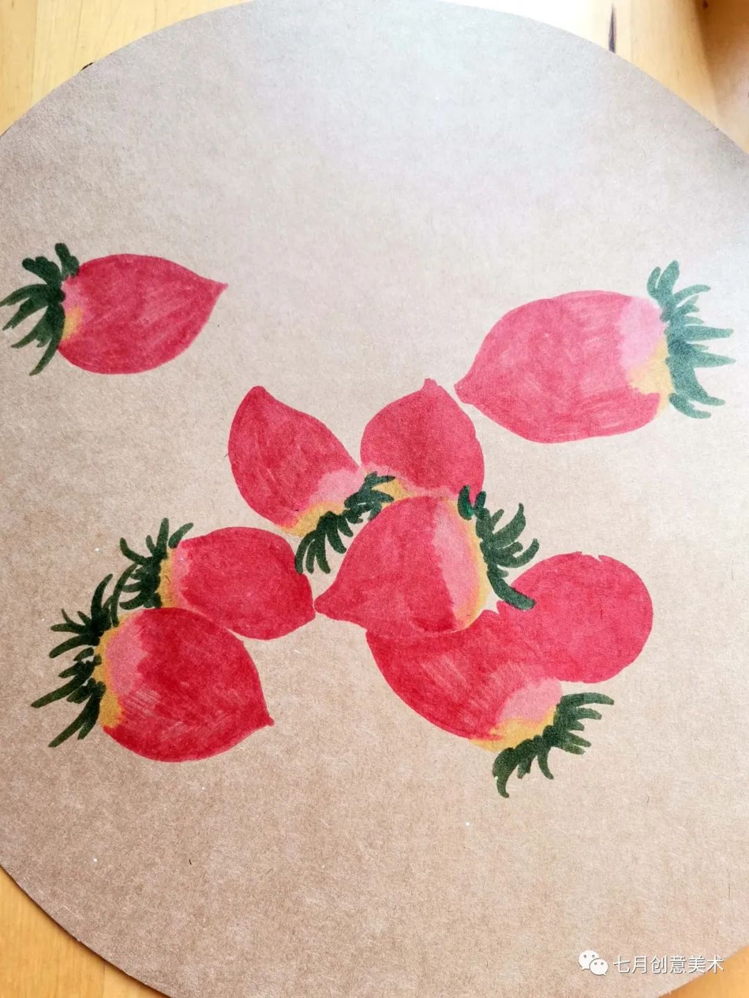 草莓自然笔记绘画,草莓幼儿园绘画