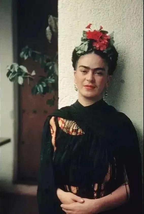 她的一幅画卖2亿！6岁开始遭受身体痛苦、不能生育，47岁早逝