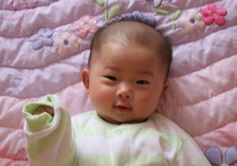 你家宝宝满百天了吗?还没满的话,你要注意这3个小细节