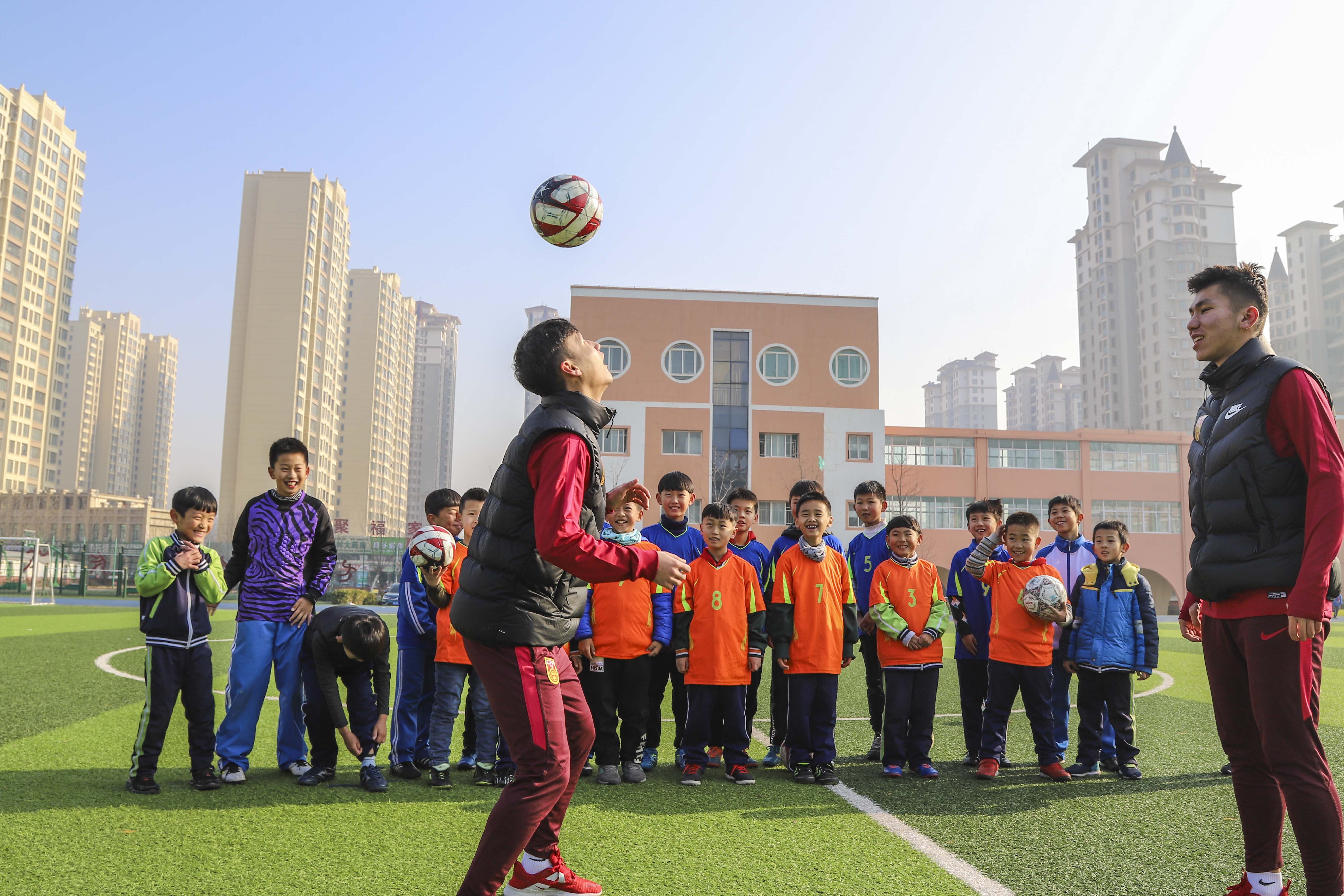 五人制U20国家队青岛集训，送足球文化进校园，公益助力足球梦