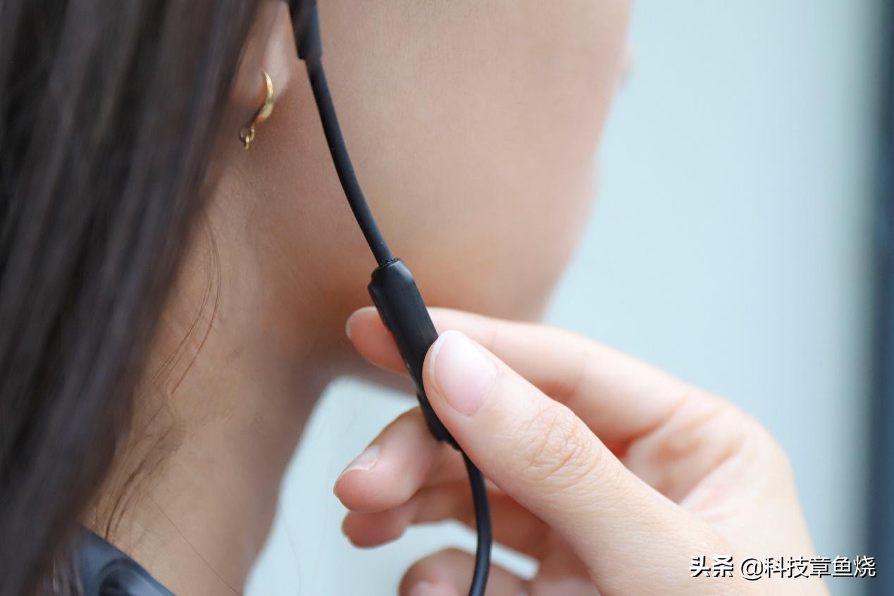 降噪耳机boseqc30测评李大锤,基础玩家boseqc30蓝牙降噪耳机