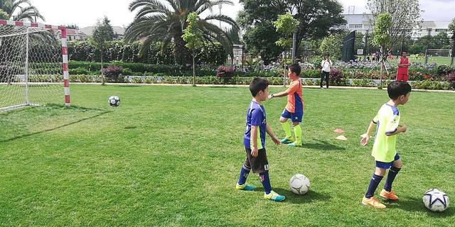 如何激发儿童对足球训练的兴趣,5-6岁孩子足球零基础训练