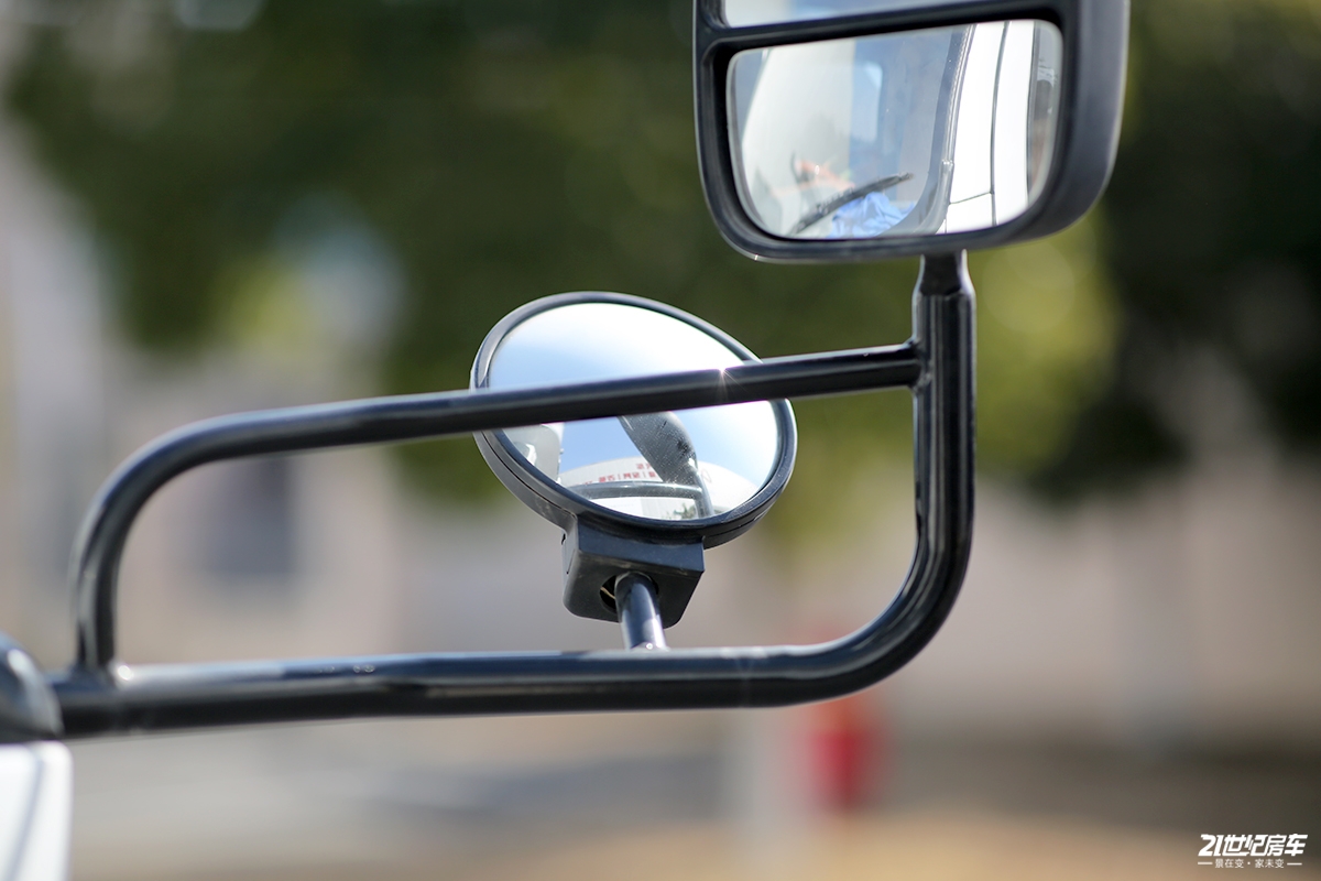 最便宜五十铃700p房车价格,2021款五十铃700p无疆四驱房车