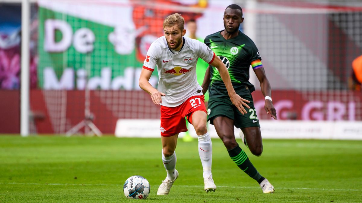 荷兰足球重新崛起,荷兰梅开二度扳平比分