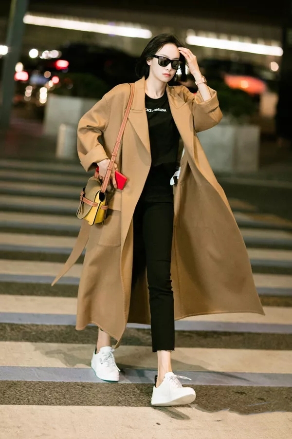 这4种颜色羽绒服显白又减龄,什么颜色的羽绒服百搭又显白