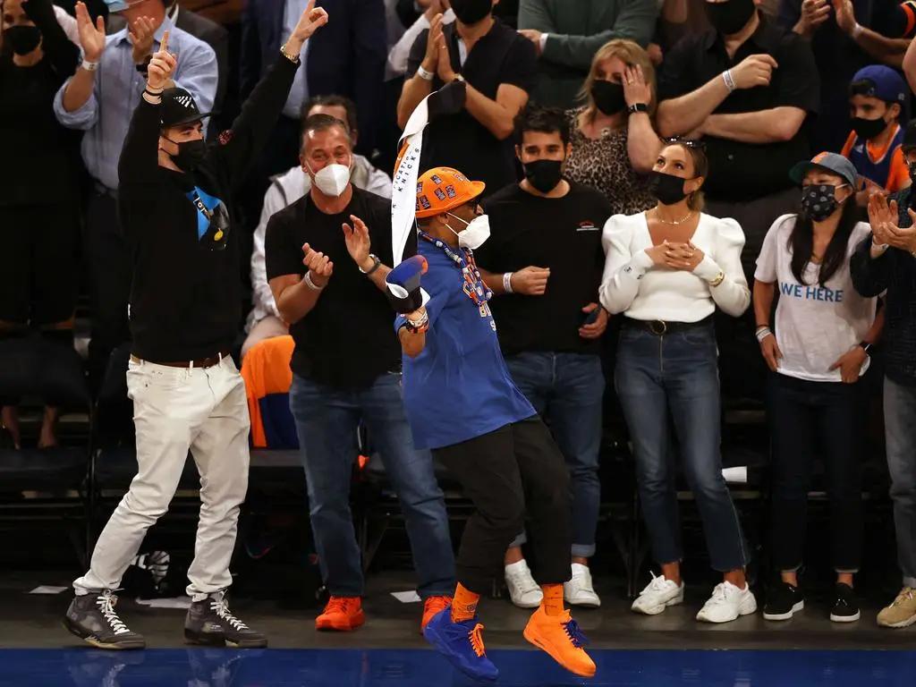 花有重开日，罗斯26分让尼克斯时隔2923天重获季后赛胜利