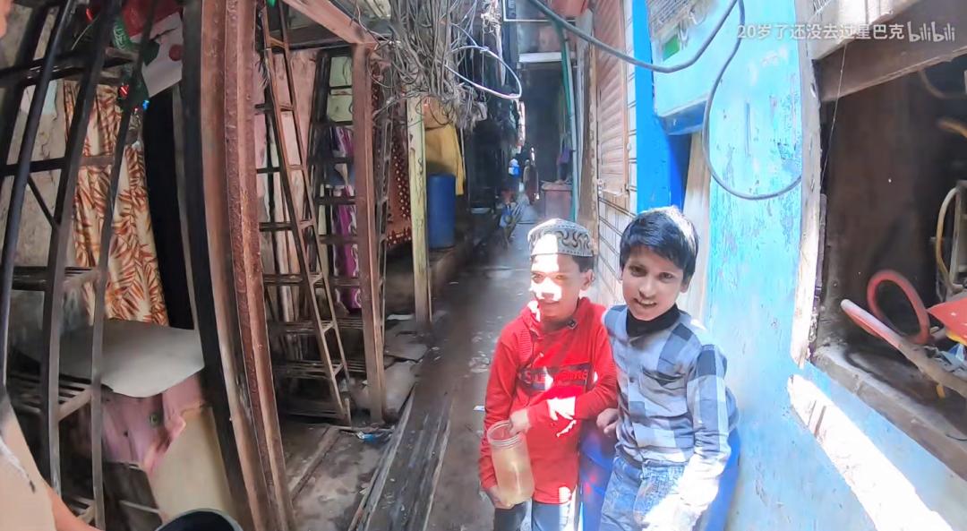 辞职后,我跑去印度恒河洗了个澡