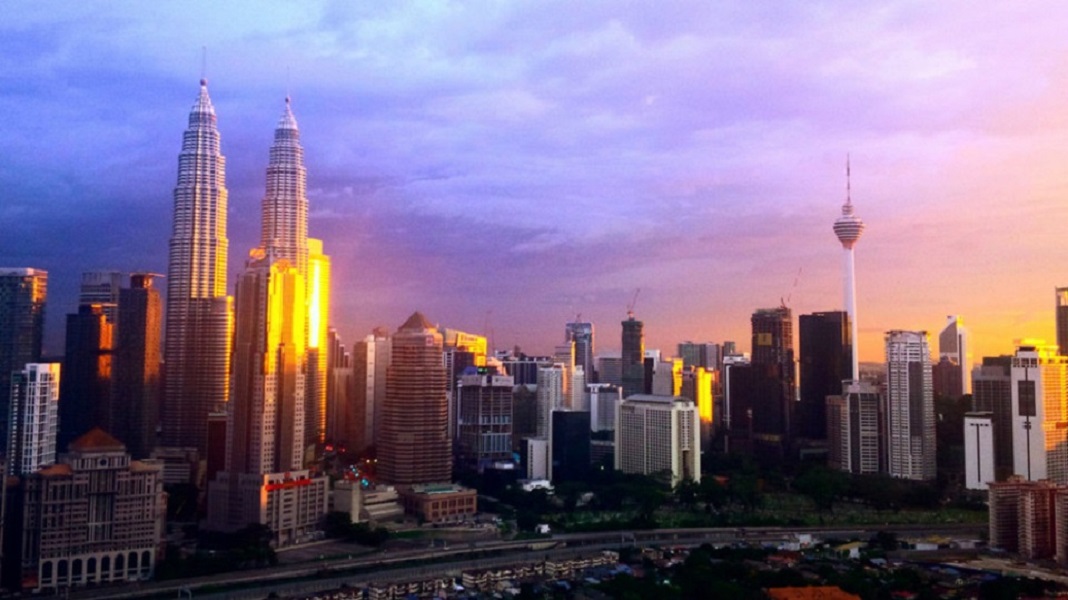 伊朗正式用人民币替代美元,拟从德国转运现钞后,事情又有新变化