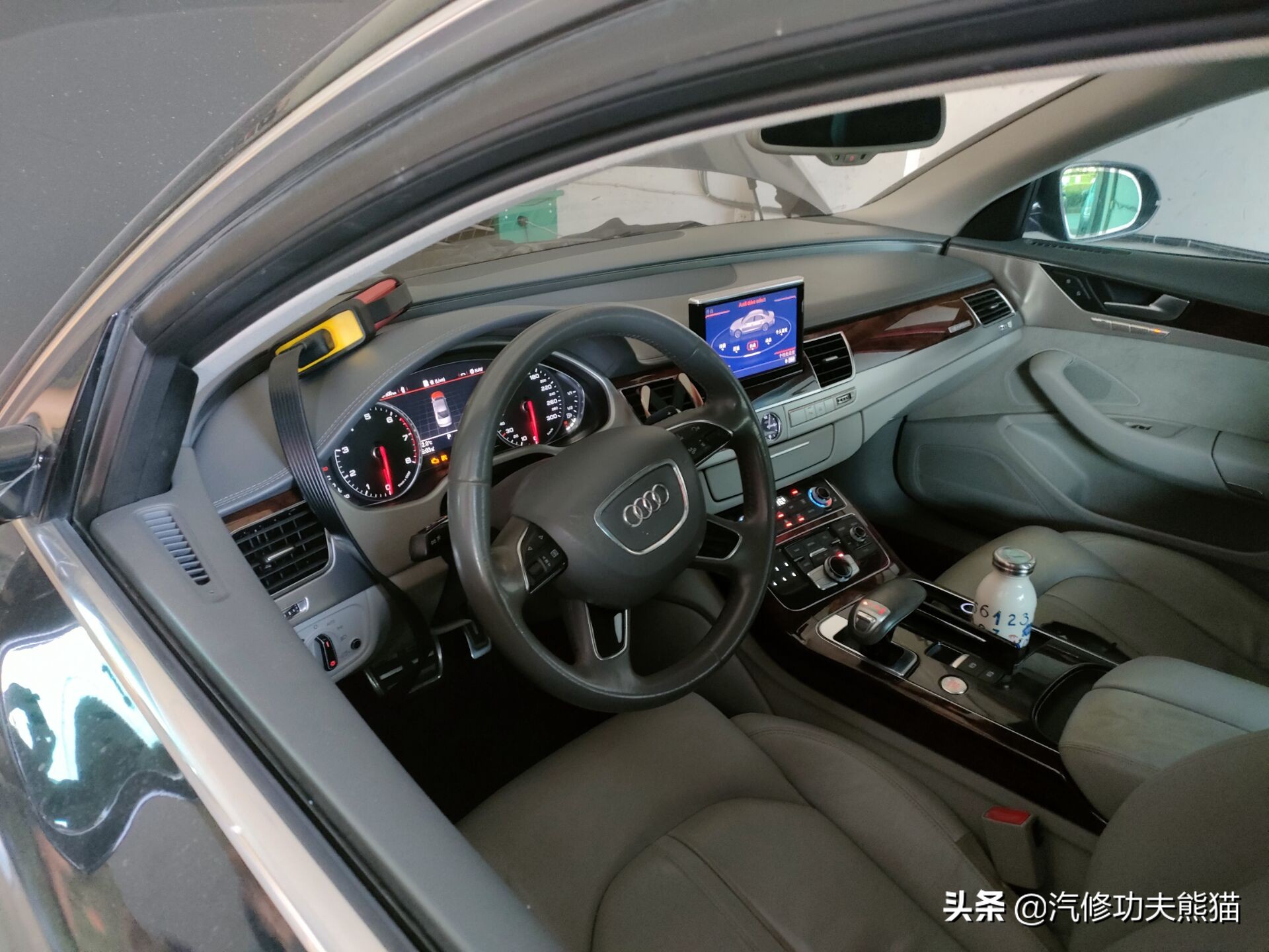 奥迪a8烧机油吗48v轻混,奥迪a8烧机油一千公里烧0.5正常吗