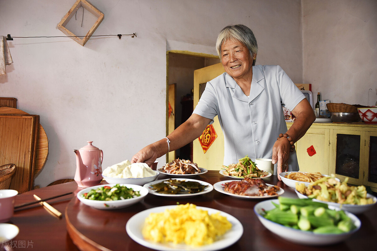 56岁大姐现在怎么样了,51岁大姐讲述婚姻