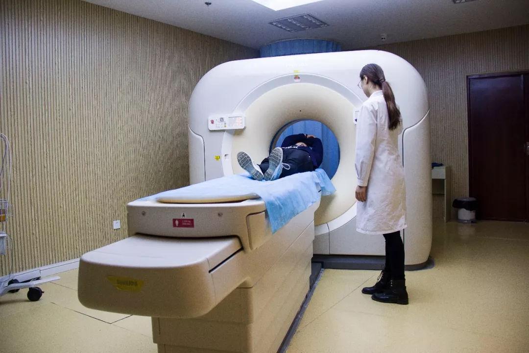 肺炎症状及表现与感冒的区别,现在肺炎感冒的症状