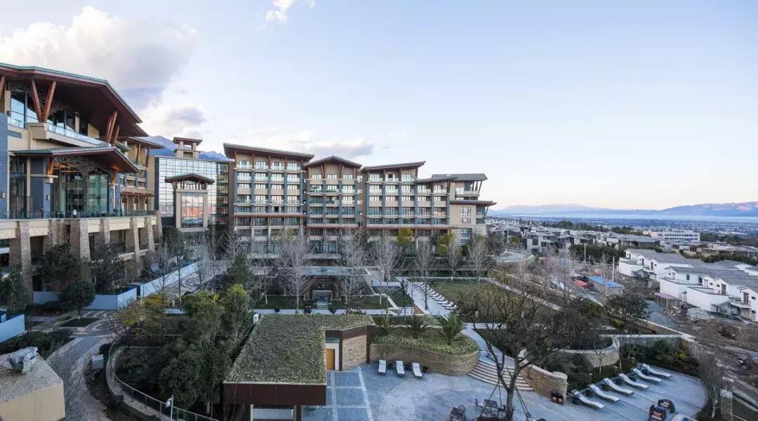 大理洱海苍山希尔顿,背靠苍山面朝洱海