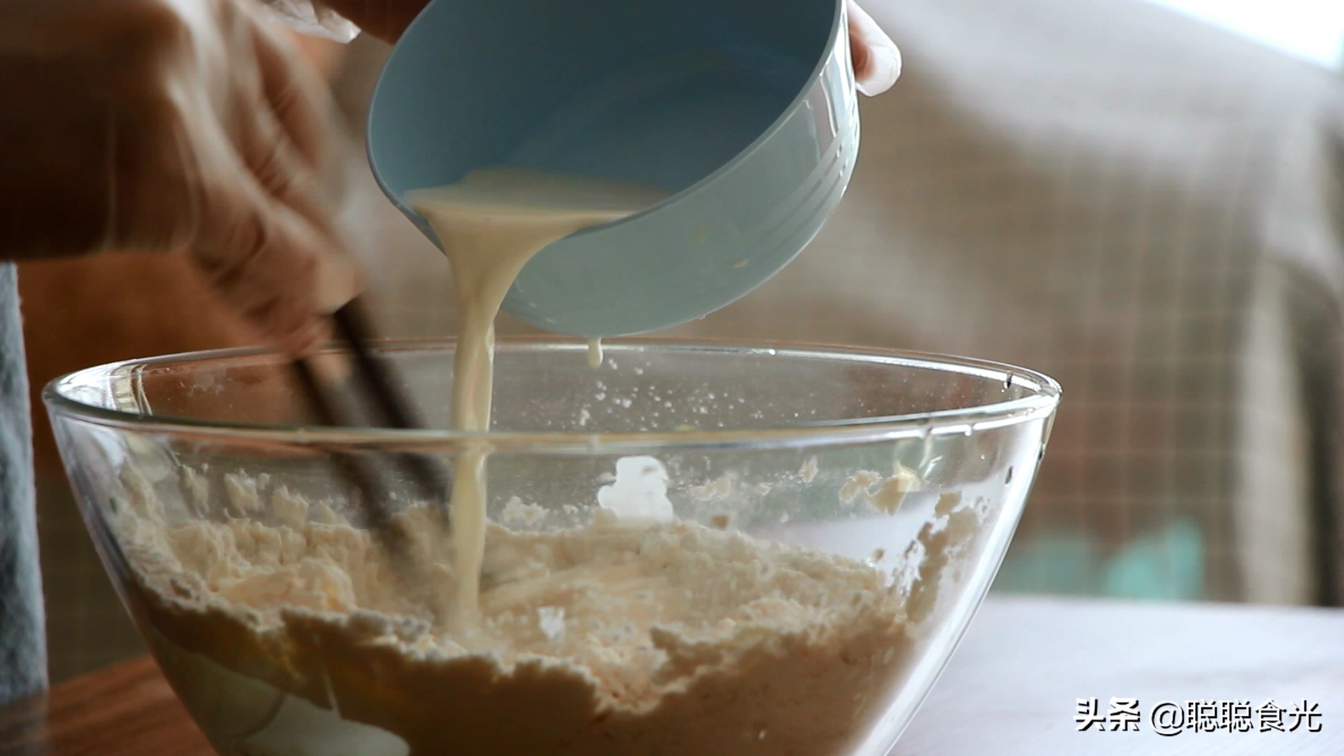 面包机也能做出来的拉丝吐司面包,做吐司面包如何不需要揉面