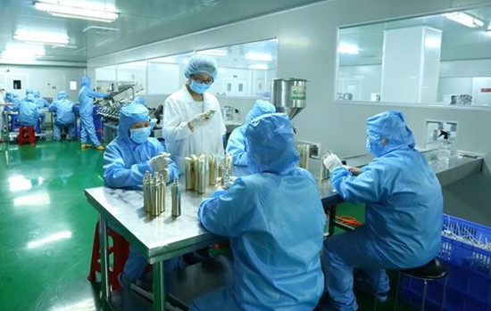 在电子厂看外观还是组装好,在电子厂打工好还是模具厂好