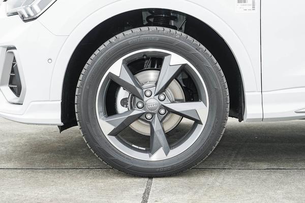 奥迪q32015款30tfsi1.4t,奥迪q3试驾1.4t时尚动感型够用吗