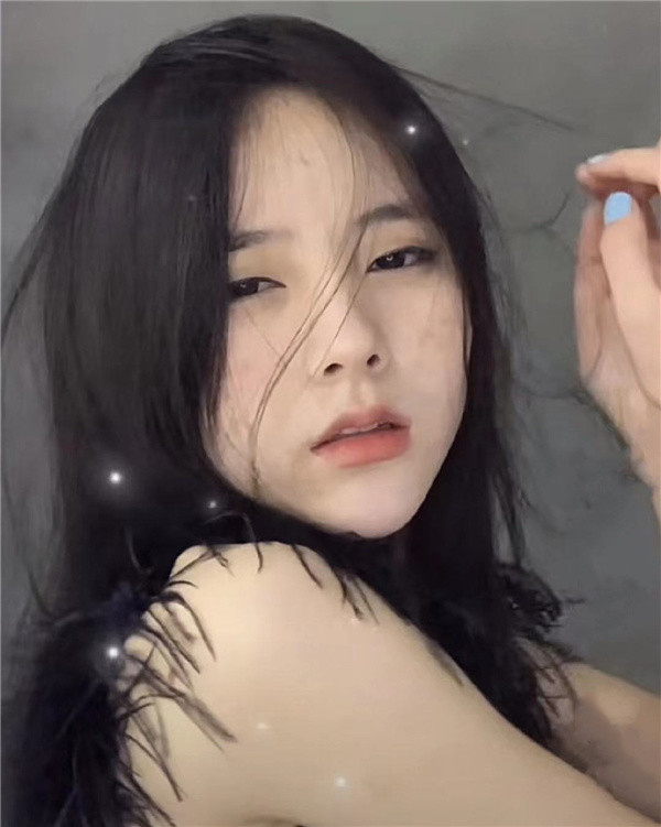 从拼车名媛到替夫捞金，掌握千万流量的卖肉西施，比你想得更会玩