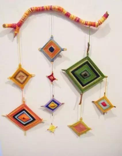 用筷子做出来的手工挂饰,用毛线做最简单的小挂饰