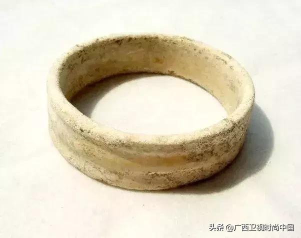手镯是用石头搞出来的吗,手镯创造灵感