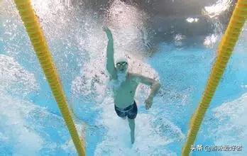 自由泳每分钟游多少米算快,自由泳夹板游与不夹板速度哪个快