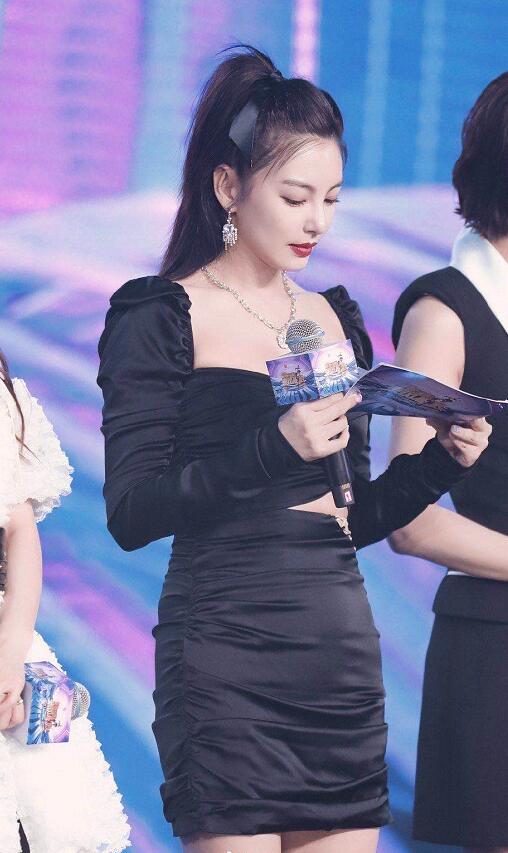 双腿并拢没有缝隙代表什么,蚯蚓张雨绮完整视频